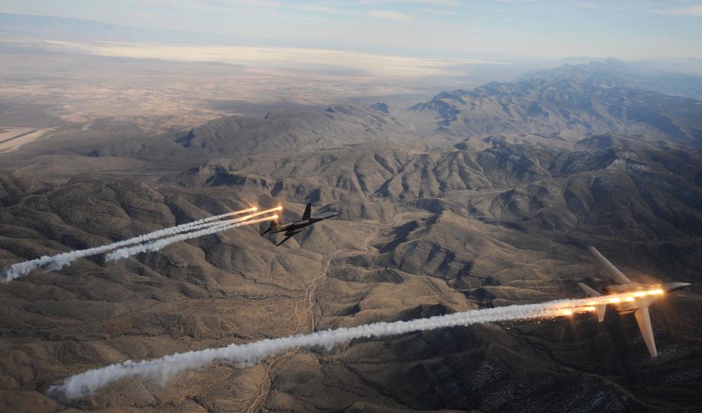 A_two_ship_of_B-1B_Lancers_release_chaff_and_flares.jpg