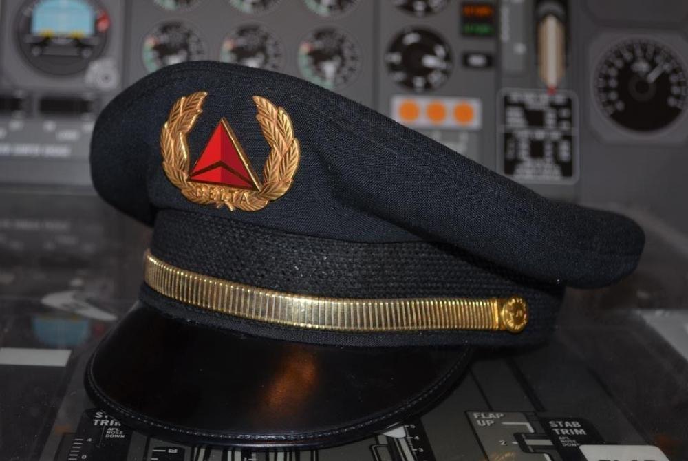 delta-airlines-pilot-hat-cap_1_c1711a1fdd1fc6c7f72b352d44d1f1b2.jpg