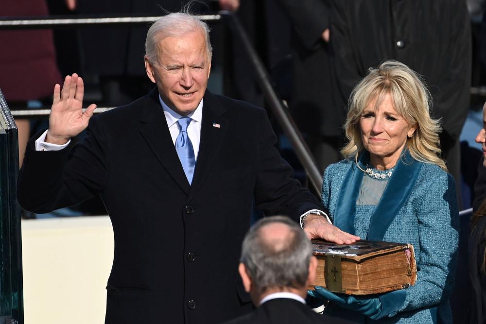 210120123033-65-biden-inauguration-biden-oath.thumb.jpg.655031eb62b799ce619fc5ac56955109.jpg